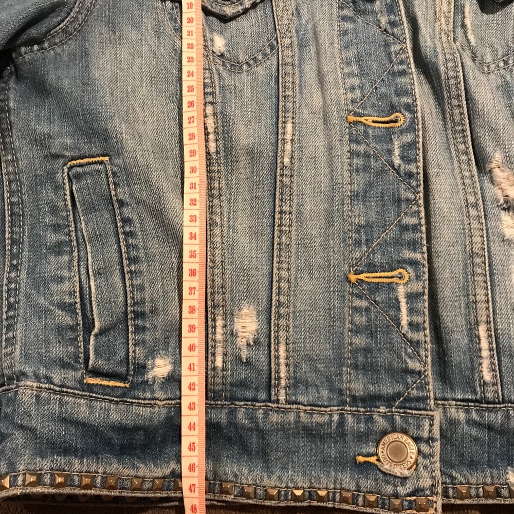 American Eagle Outfitters Women’s Jean Jacket Size Medium - Picture 9 of 9